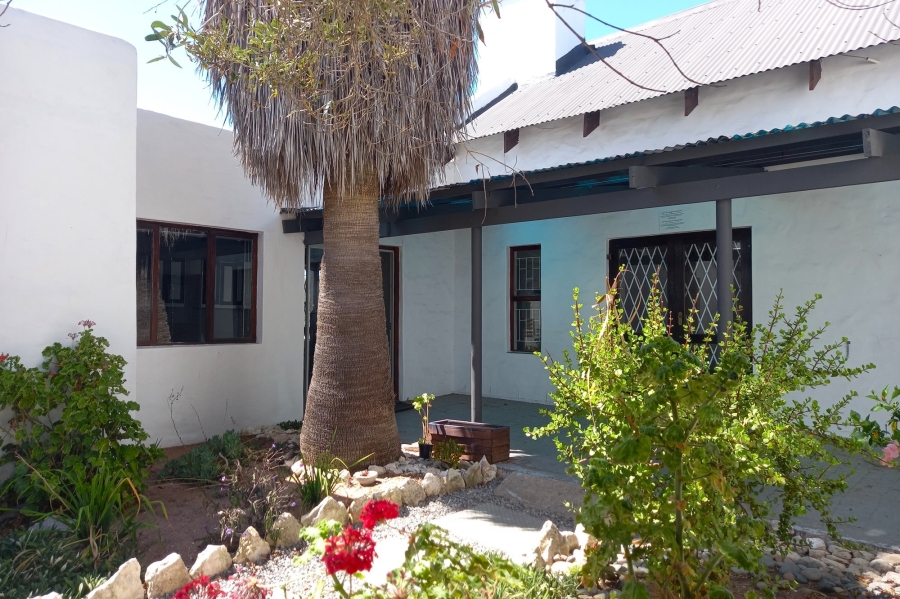 6 Bedroom Property for Sale in Jacobsbaai Western Cape